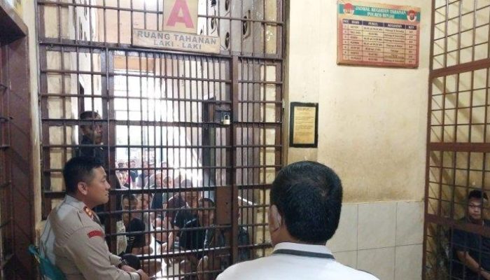 Dua Tahun Kepemimpinan Kapolres Rohil: Tahanan Kabur dan Kericuhan di Panipahan