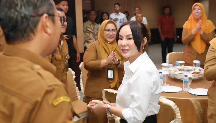 Dapat Kejutan di HUT ke-54, Li Claudia Ajak Semua Elemen Terus Berbuat untuk Batam