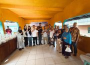 Kejari Natuna Bagikan 137 Paket Daging Kurban ke Desa Pian Tengah