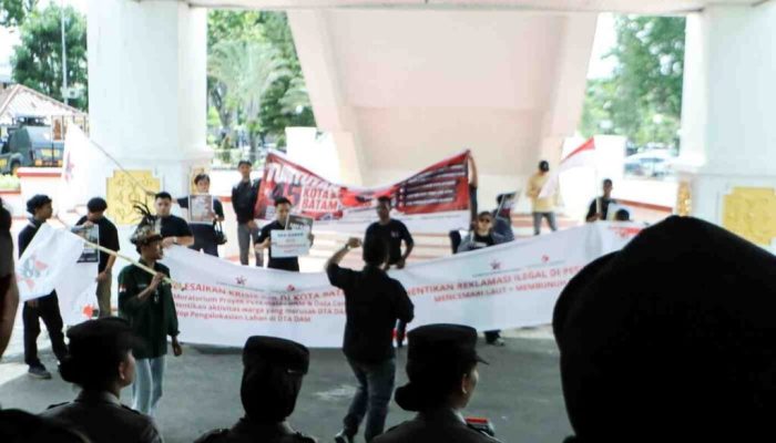 Ketua DPRD Batam Terima Aspirasi Mahasiswa, Janji Kawal Tuntutan Soal Lingkungan dan Krisis Air