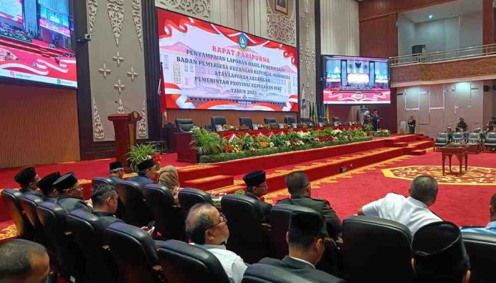 Anggota DPRD Kota Batam Muhammad Syafei Hadiri Paripurna DPRD Kepri, Apresiasi Raihan WTP Ke-16 Berturut-turut
