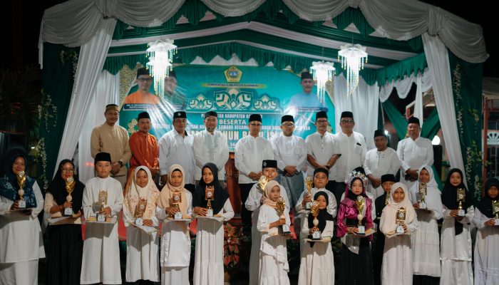 Ribuan Warga Kundur Barat Semarakkan Pawai Obor Sambut Tahun Baru Islam 1448 Hijriah