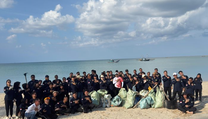 Dipimpin Wakajati Kepri, Kejari Natuna Gelar Aksi Bersih Pantai  ‎