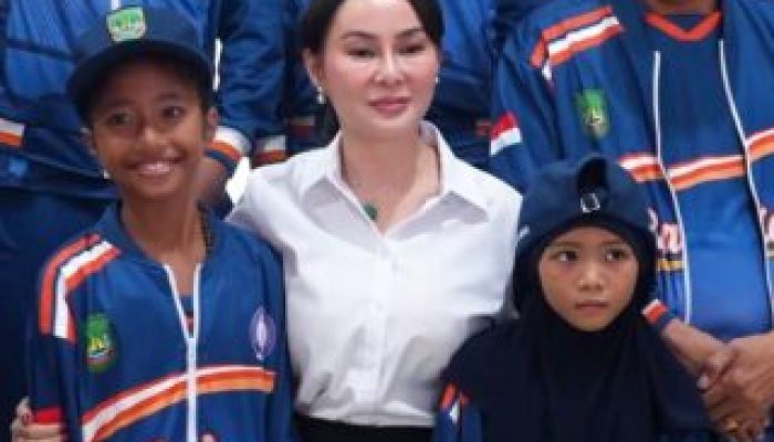 Wawako Li Claudia Chandra Lepas Kontingen Batam ke POPDA Kepri 2026
