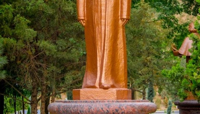Raja Ali Haji di Taman Magtymgyly Pyragy, di Antara Pahlawan Literatur, Penyair dan Pemikir Dunia
