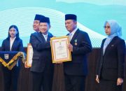 Sukses di Sektor Maritim, Gubernur Ansar Ahmad Dianugerahi Satyalancana Wira Karya oleh Presiden RI