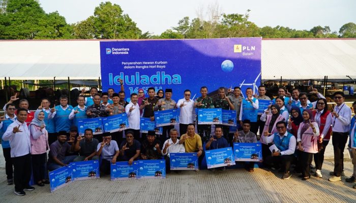 PLN Batam Salurkan 18 Sapi dan 50 Kambing pada Idul Adha 1447 H