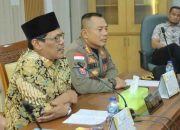Ketua DPRD Kota Batam Terima Aksi Unjukrasa Mahasiswa UNRIKA, Siap Tindak Lanjuti Aspirasi Soal Air Bersih, Sampah, dan Tata Kelola Lahan