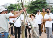 Li Claudia Tanam Pohon, Awali Penataan DAS Baloi Indah Jadi Taman Kota