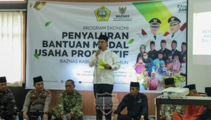 Bupati Karimun Serahkan Bantuan Modal Produktif Baznas untuk 75 Pelaku UMKM