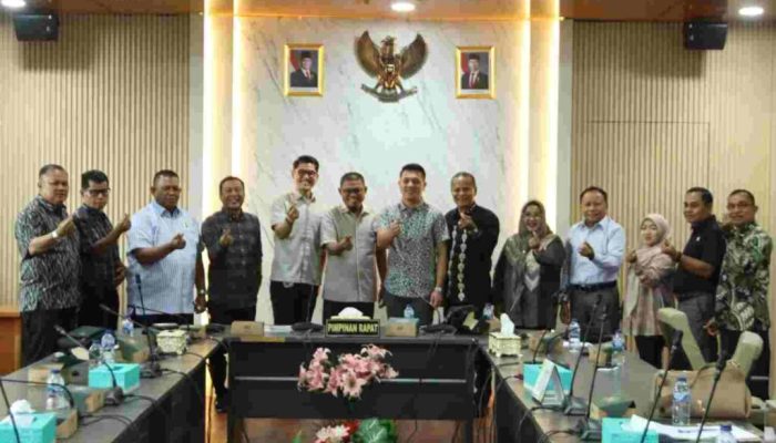 Wakil Ketua Komisi II DPRD Kota Batam Terima Kunjungan Kerja Komisi III DPRD Sijunjung