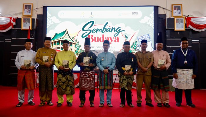 Bupati Karimun Dorong Pelestarian Pantun Melayu