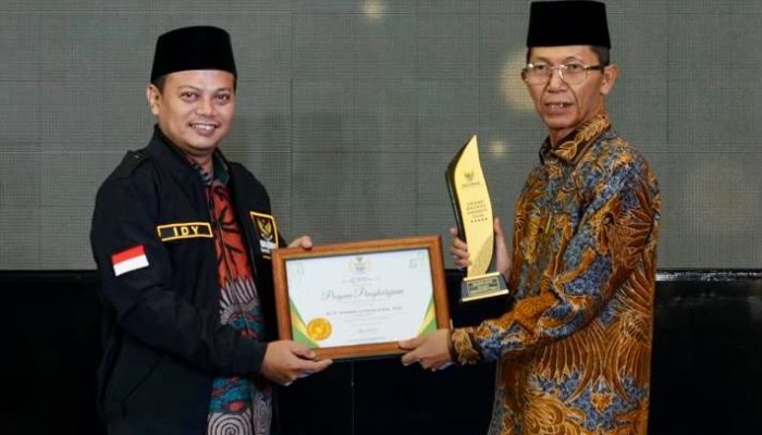 Amsakar Raih Penghargaan Wali Kota Pendukung Zakat Terbaik 2026