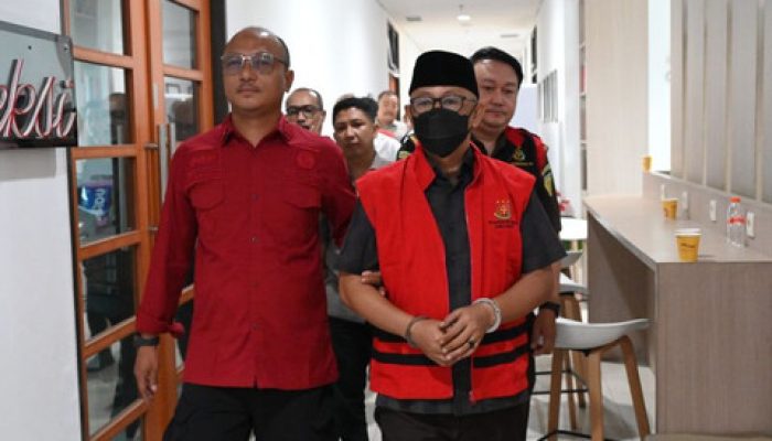 Wabup Indramayu Ditahan Kejati Jabar atas Dugaan Kenaikan Tun­jangan DPRD Tanpa Dasar