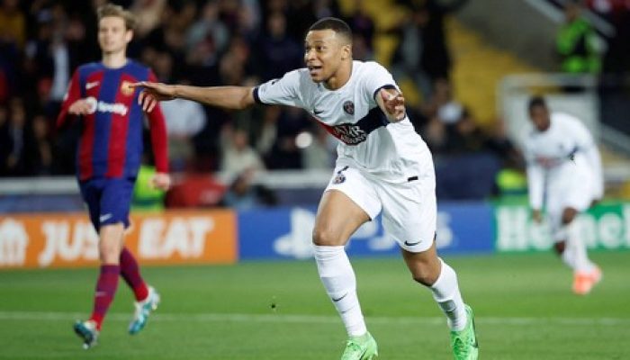 Barcelona Gugat Ke UEFA Usai Insiden Spanduk dan Flare di Parc des Princes