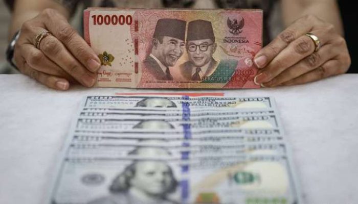 Rupiah Diprediksi Tertekan Pekan Depan karena Lonjakan Harga Minyak dan Risiko Fiskal